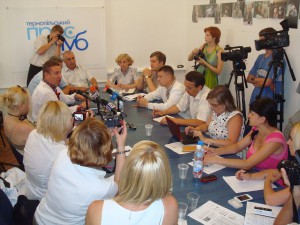 Тернопільські політики: «мовний» закон повинен мобілізувати українців