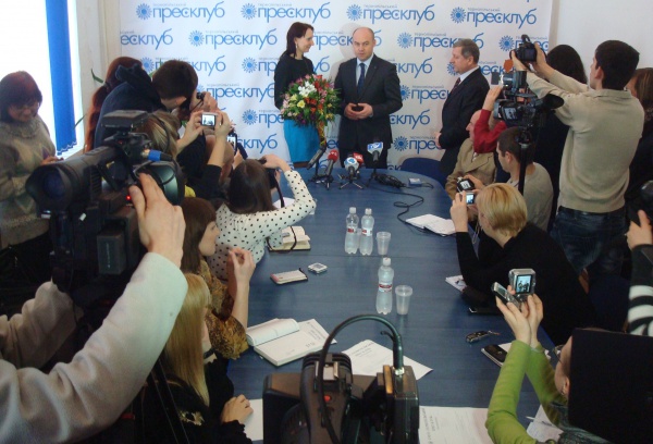 Pidgryshna pressclub 1