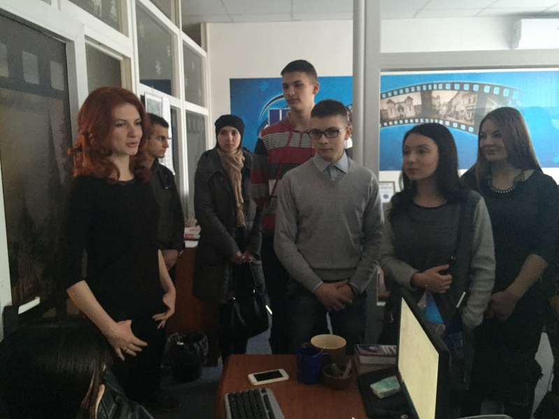 За лаштунками тернопілького телеканалу ІНТБ побували майбутні журналісти