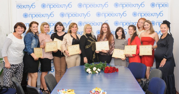 Випускники школи Новітніх медіа отримали сертифікати (фото)