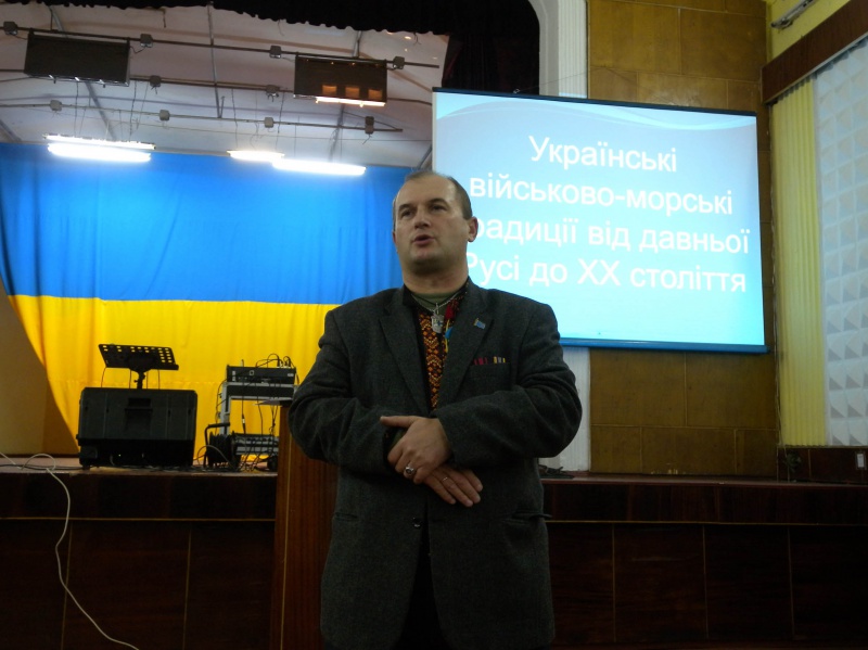 Військовослужбовці пізнають історію війська