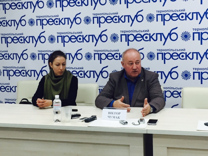 Віктор Чумак: «В Україні олігархічні групи як контролювали економіку та політичну діяльність, так і контролюють»