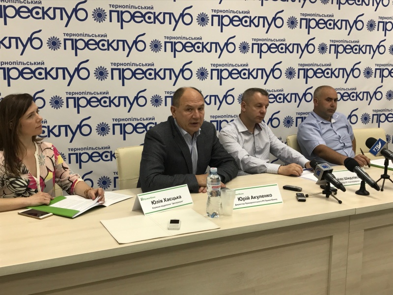 Карта ПриватБанку стає ключем до вирішення багатьох проблем