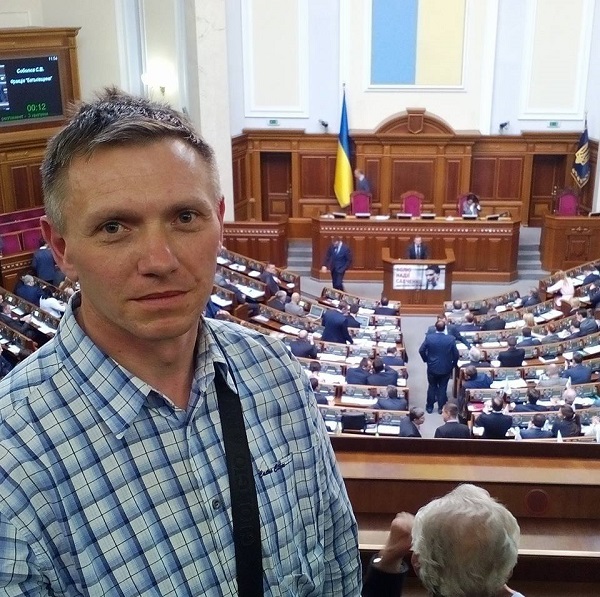 Редактор Чортківської районної газети “Голос народу” Любомир Габруський 16 жовтня народився