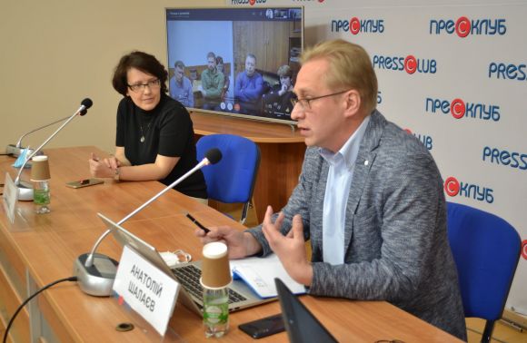 Граматичні помилки, відсутність структури, розмиті терміни – Львів та Суми проаналізували законопроєкти «Про медіа»